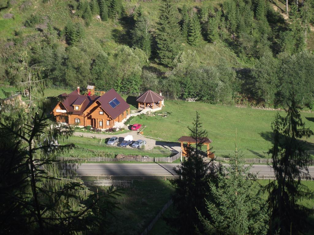 Cabana Piatra Runcului Vatra Moldoviţei Exteriör bild