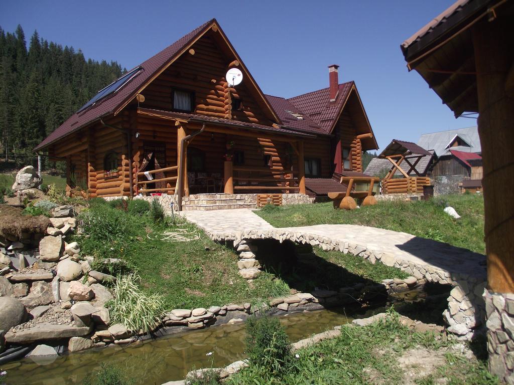 Cabana Piatra Runcului Vatra Moldoviţei Exteriör bild