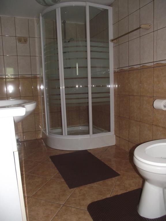 Cabana Piatra Runcului Vatra Moldoviţei Rum bild